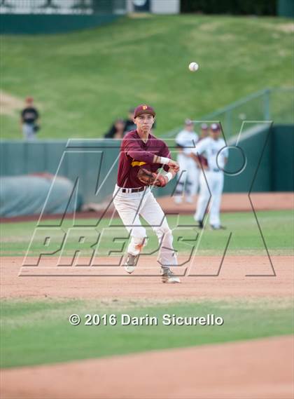 Thumbnail 3 in Mountain Ridge vs. Mountain Pointe (AIA D1 Playoff) photogallery.