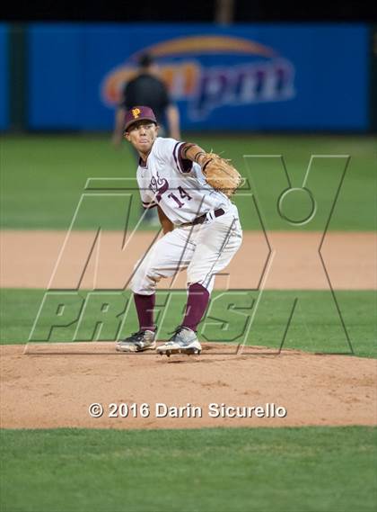 Thumbnail 1 in Mountain Ridge vs. Mountain Pointe (AIA D1 Playoff) photogallery.