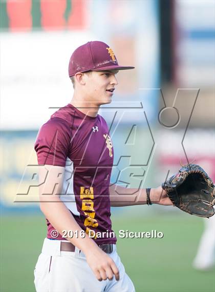 Thumbnail 3 in Mountain Ridge vs. Mountain Pointe (AIA D1 Playoff) photogallery.
