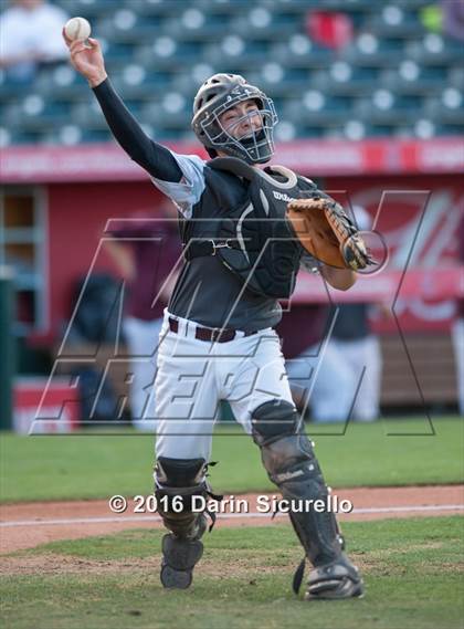 Thumbnail 3 in Mountain Ridge vs. Mountain Pointe (AIA D1 Playoff) photogallery.