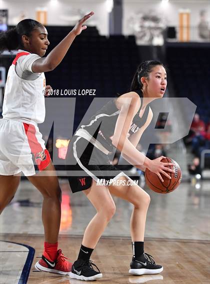 Thumbnail 2 in Etiwanda vs. Harvard-Westlake (CIF SS Open DIV Semi Final) photogallery.