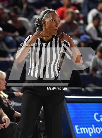 Thumbnail 3 in Etiwanda vs. Harvard-Westlake (CIF SS Open DIV Semi Final) photogallery.