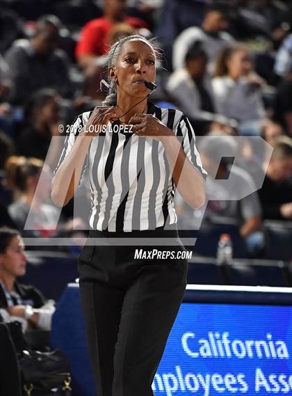 Thumbnail 1 in Etiwanda vs. Harvard-Westlake (CIF SS Open DIV Semi Final) photogallery.