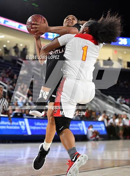 Thumbnail 3 in Etiwanda vs. Harvard-Westlake (CIF SS Open DIV Semi Final) photogallery.
