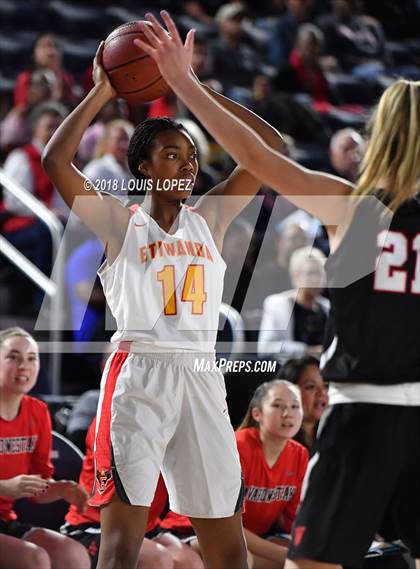 Thumbnail 2 in Etiwanda vs. Harvard-Westlake (CIF SS Open DIV Semi Final) photogallery.