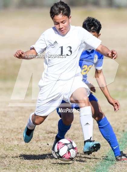 Thumbnail 2 in Mountain Ridge vs. Marana (Bohdie Larson Celebration Classic) photogallery.
