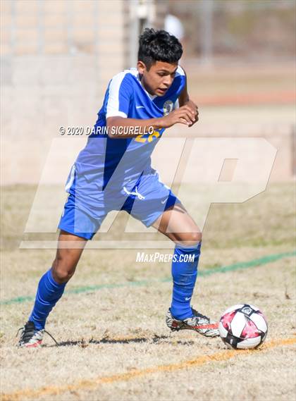 Thumbnail 3 in Mountain Ridge vs. Marana (Bohdie Larson Celebration Classic) photogallery.