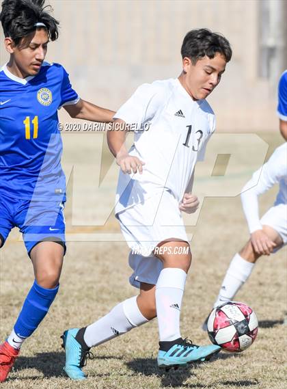 Thumbnail 3 in Mountain Ridge vs. Marana (Bohdie Larson Celebration Classic) photogallery.