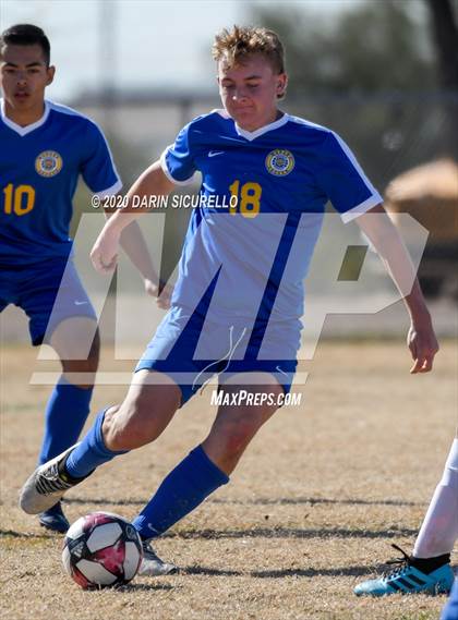 Thumbnail 2 in Mountain Ridge vs. Marana (Bohdie Larson Celebration Classic) photogallery.