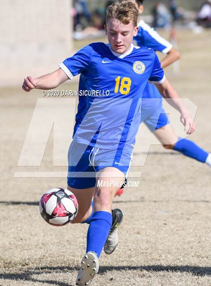 Thumbnail 2 in Mountain Ridge vs. Marana (Bohdie Larson Celebration Classic) photogallery.