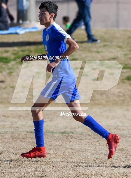 Thumbnail 2 in Mountain Ridge vs. Marana (Bohdie Larson Celebration Classic) photogallery.