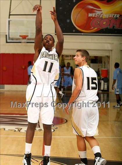 Thumbnail 2 in Palos Verdes Peninsula vs. Carson (Westchester Classic) photogallery.