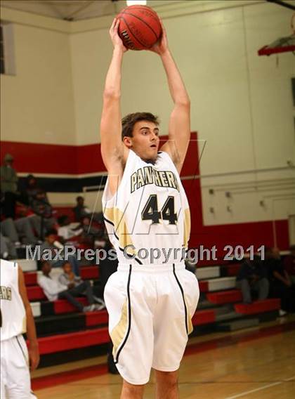 Thumbnail 1 in Palos Verdes Peninsula vs. Carson (Westchester Classic) photogallery.