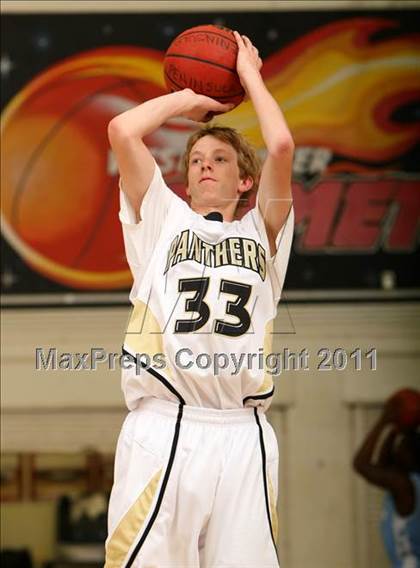 Thumbnail 2 in Palos Verdes Peninsula vs. Carson (Westchester Classic) photogallery.