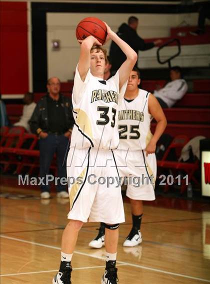 Thumbnail 3 in Palos Verdes Peninsula vs. Carson (Westchester Classic) photogallery.
