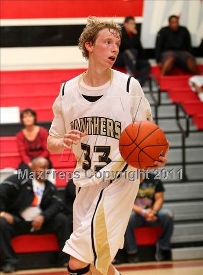 Thumbnail 1 in Palos Verdes Peninsula vs. Carson (Westchester Classic) photogallery.