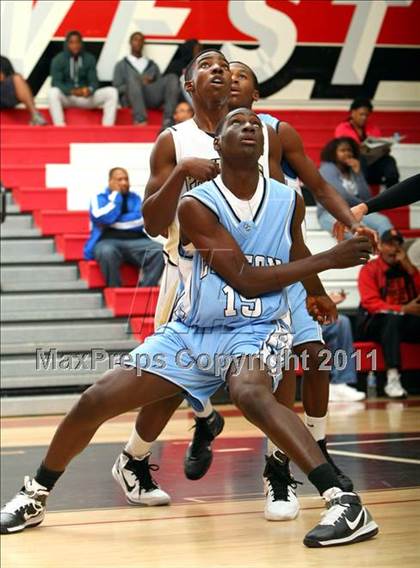Thumbnail 1 in Palos Verdes Peninsula vs. Carson (Westchester Classic) photogallery.