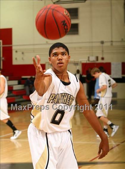 Thumbnail 3 in Palos Verdes Peninsula vs. Carson (Westchester Classic) photogallery.