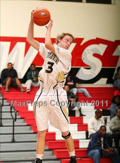 Thumbnail 3 in Palos Verdes Peninsula vs. Carson (Westchester Classic) photogallery.