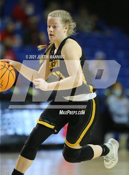 Thumbnail 1 in Melbourne vs. Salem (AAA 2A State Final) photogallery.