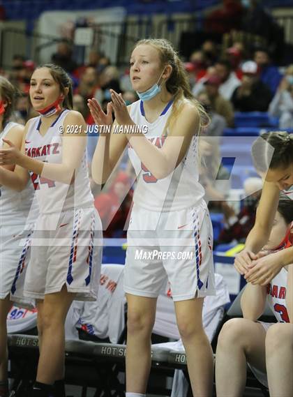 Thumbnail 2 in Melbourne vs. Salem (AAA 2A State Final) photogallery.