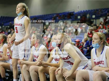 Thumbnail 2 in Melbourne vs. Salem (AAA 2A State Final) photogallery.