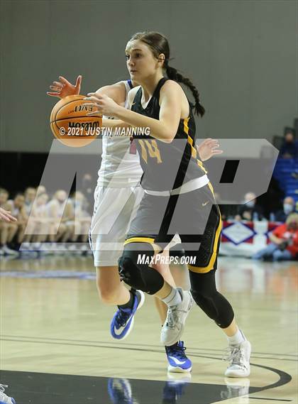 Thumbnail 3 in Melbourne vs. Salem (AAA 2A State Final) photogallery.