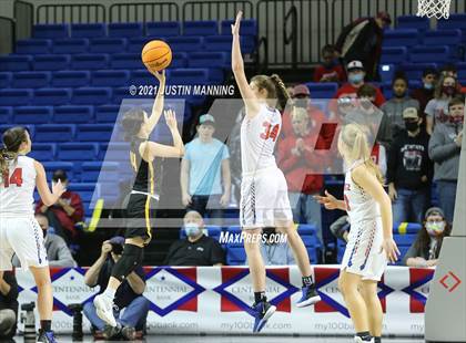 Thumbnail 3 in Melbourne vs. Salem (AAA 2A State Final) photogallery.