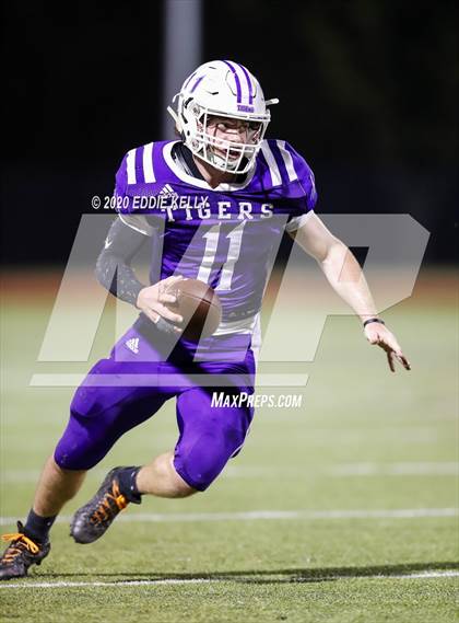 Thumbnail 3 in West vs. Mount Vernon (UIL 3A Area Playoff) photogallery.