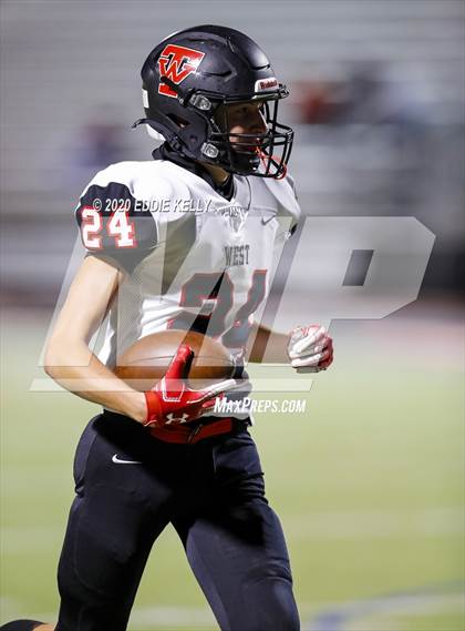 Thumbnail 3 in West vs. Mount Vernon (UIL 3A Area Playoff) photogallery.