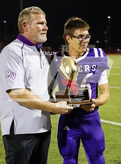 Thumbnail 2 in West vs. Mount Vernon (UIL 3A Area Playoff) photogallery.