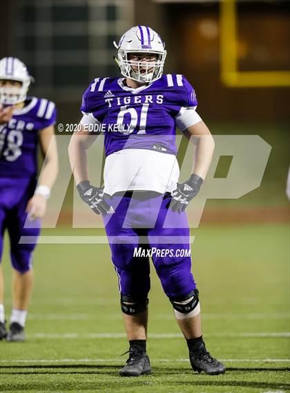 Thumbnail 1 in West vs. Mount Vernon (UIL 3A Area Playoff) photogallery.