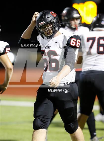 Thumbnail 2 in West vs. Mount Vernon (UIL 3A Area Playoff) photogallery.