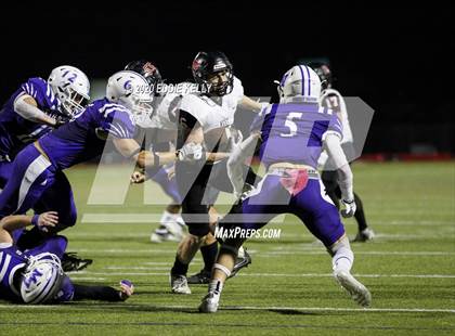 Thumbnail 3 in West vs. Mount Vernon (UIL 3A Area Playoff) photogallery.