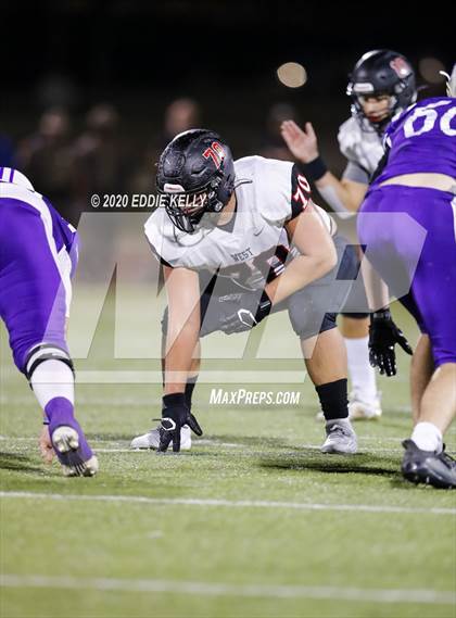 Thumbnail 3 in West vs. Mount Vernon (UIL 3A Area Playoff) photogallery.