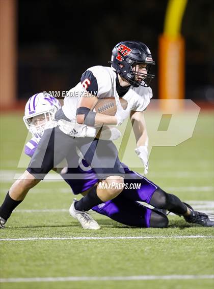Thumbnail 2 in West vs. Mount Vernon (UIL 3A Area Playoff) photogallery.
