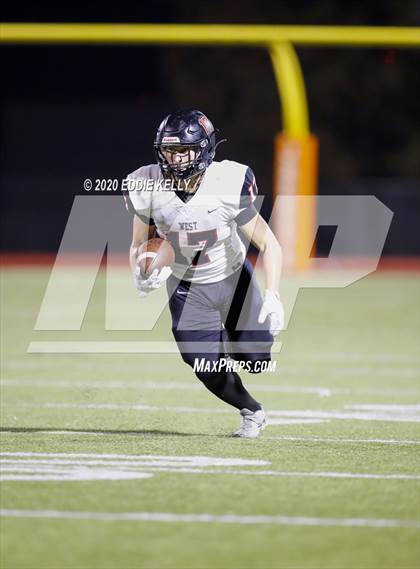 Thumbnail 1 in West vs. Mount Vernon (UIL 3A Area Playoff) photogallery.
