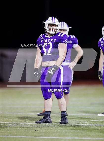 Thumbnail 2 in West vs. Mount Vernon (UIL 3A Area Playoff) photogallery.