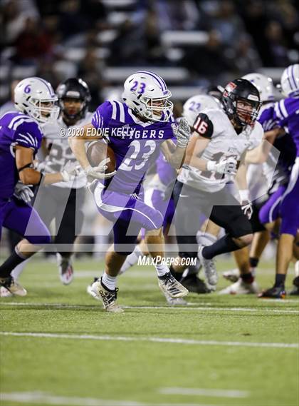 Thumbnail 2 in West vs. Mount Vernon (UIL 3A Area Playoff) photogallery.