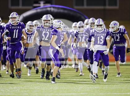 Thumbnail 1 in West vs. Mount Vernon (UIL 3A Area Playoff) photogallery.