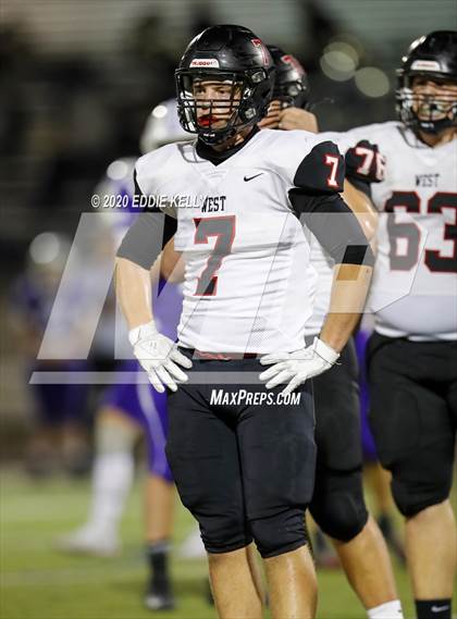 Thumbnail 3 in West vs. Mount Vernon (UIL 3A Area Playoff) photogallery.