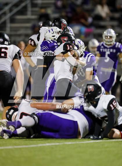 Thumbnail 2 in West vs. Mount Vernon (UIL 3A Area Playoff) photogallery.