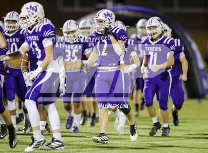 Thumbnail 3 in West vs. Mount Vernon (UIL 3A Area Playoff) photogallery.