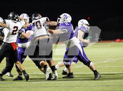 Thumbnail 2 in West vs. Mount Vernon (UIL 3A Area Playoff) photogallery.