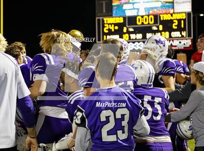 Thumbnail 3 in West vs. Mount Vernon (UIL 3A Area Playoff) photogallery.