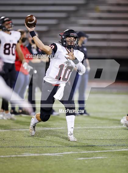 Thumbnail 2 in West vs. Mount Vernon (UIL 3A Area Playoff) photogallery.
