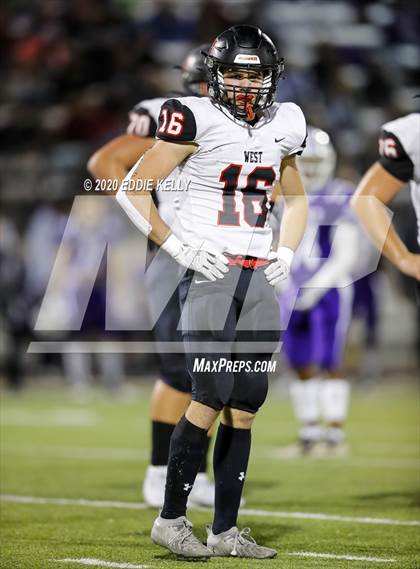 Thumbnail 1 in West vs. Mount Vernon (UIL 3A Area Playoff) photogallery.
