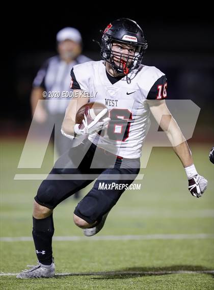 Thumbnail 1 in West vs. Mount Vernon (UIL 3A Area Playoff) photogallery.