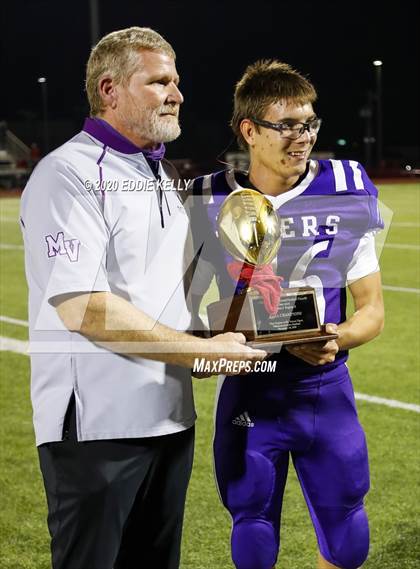 Thumbnail 3 in West vs. Mount Vernon (UIL 3A Area Playoff) photogallery.