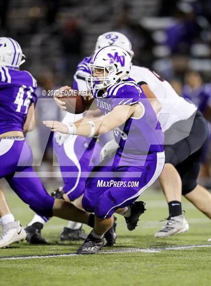 Thumbnail 3 in West vs. Mount Vernon (UIL 3A Area Playoff) photogallery.